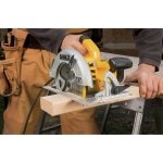 DEWALT Circular Saw, 7-1/4 inch, Pivoting with up to 57 Degree Bevel, Corded (DWE575SB) - Image 5